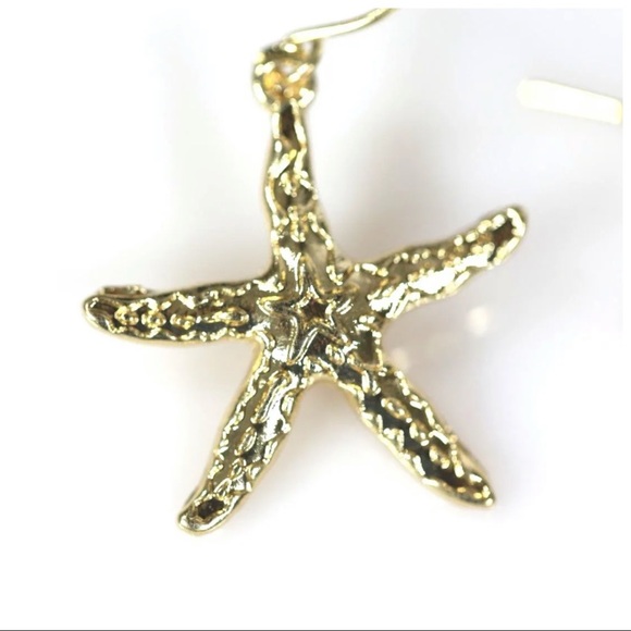 Layered Gold Coral Seashell Necklace - Picture 6 of 6